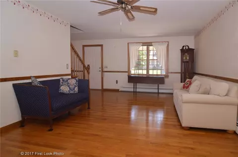 75 Maple Ln, Bristol, RI 02809 photo 10