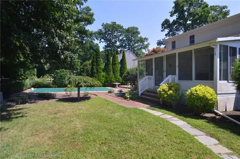 75 Maple Ln, Bristol, RI 02809 photo 28