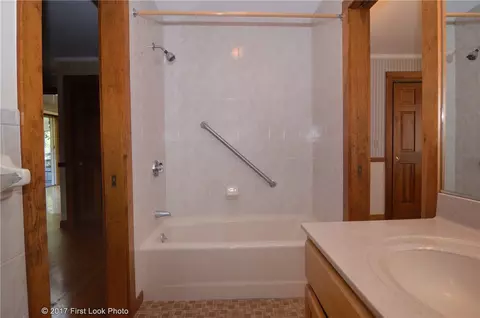 75 Maple Ln, Bristol, RI 02809 photo 20
