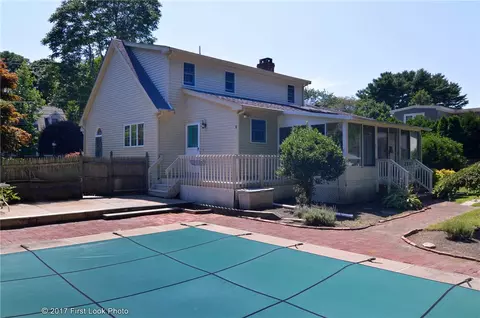 75 Maple Ln, Bristol, RI 02809 photo 2