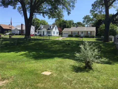 319 Mowry St, Woonsocket, RI 02895 photo 5