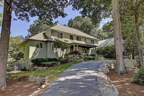 135 Joseph Ct, Warwick, RI 02886 photo 2