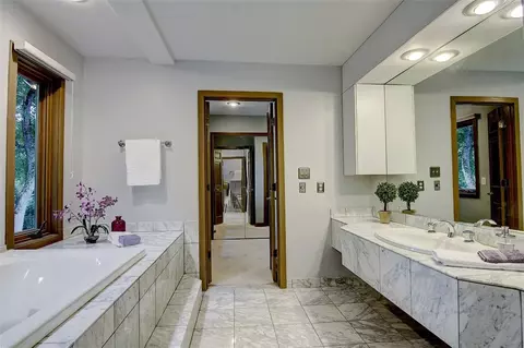 135 Joseph Ct, Warwick, RI 02886 photo 16