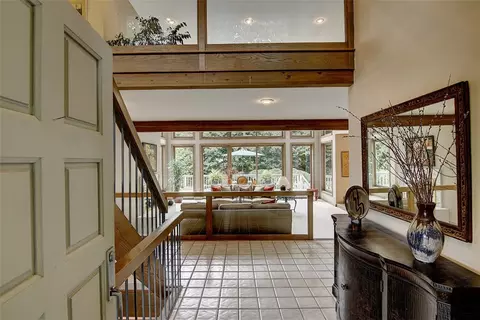 135 Joseph Ct, Warwick, RI 02886 photo 3