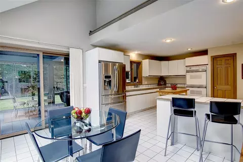 135 Joseph Ct, Warwick, RI 02886 photo 13