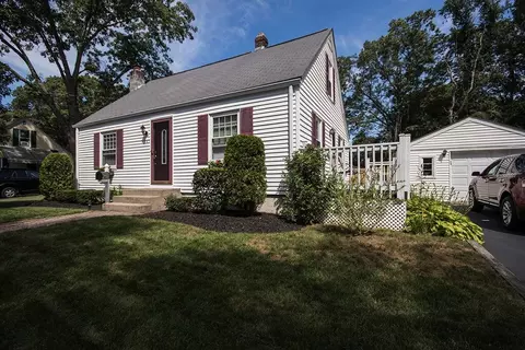145 Vera St, Warwick, RI 02886 photo 2