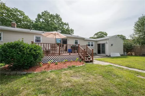 69 Custer St, Warwick, RI 02889 photo 3