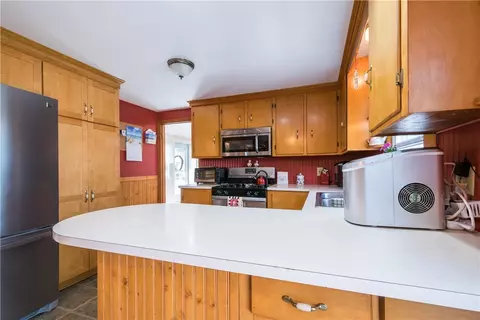 69 Custer St, Warwick, RI 02889 photo 5