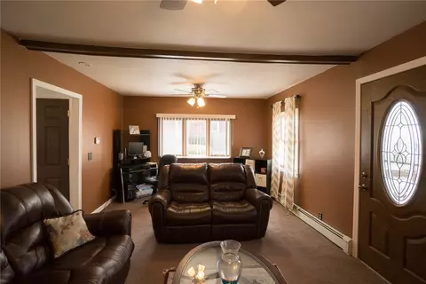 94 Blade St, Warwick, RI 02886 photo 3