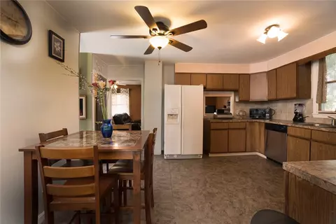 94 Blade St, Warwick, RI 02886 photo 5