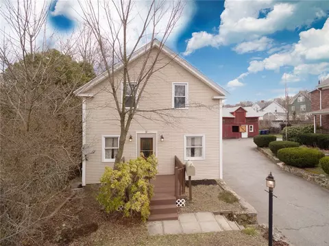 94 Blade St, Warwick, RI 02886 photo 2