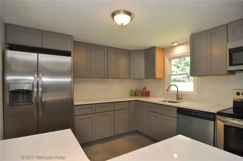 154 Star Ave, Woonsocket, RI 02895 photo 8
