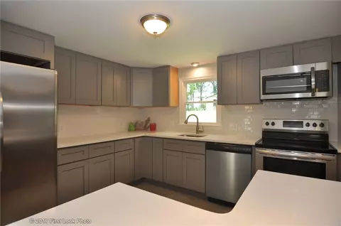 154 Star Ave, Woonsocket, RI 02895 photo 4