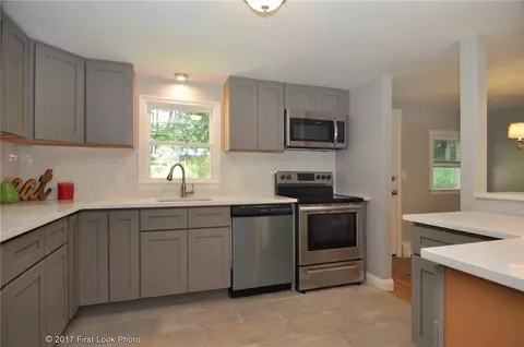 154 Star Ave, Woonsocket, RI 02895 photo 5