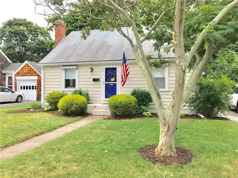 22 Macarthur Dr, Warwick, RI 02889 photo 1