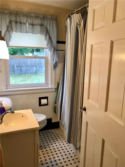 22 Macarthur Dr, Warwick, RI 02889 photo 10