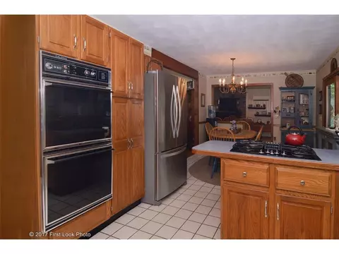 71 Maple Ln, Bristol, RI 02809 photo 9