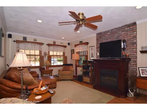 71 Maple Ln, Bristol, RI 02809 photo 21