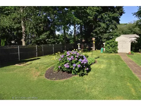 71 Maple Ln, Bristol, RI 02809 photo 37