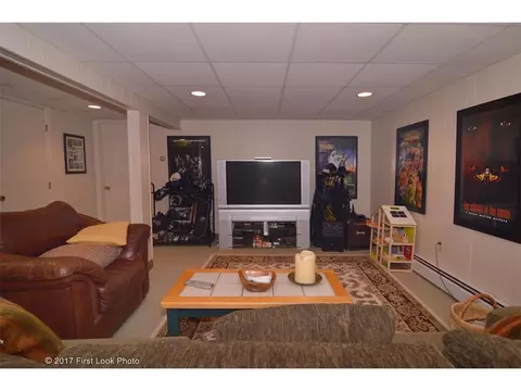 71 Maple Ln, Bristol, RI 02809 photo 31