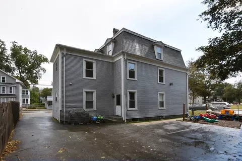 133 Providence St, Woonsocket, RI 02895 photo 9