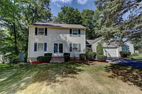 61 Stubtoe Dr, Warwick, RI 02886 photo 1
