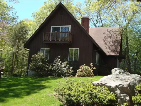 4 Ledgemont Dr, Warwick, RI 02886 photo 4