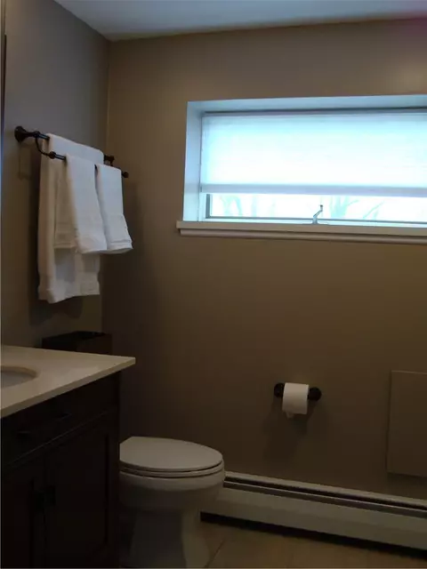 4 Ledgemont Dr, Warwick, RI 02886 photo 28