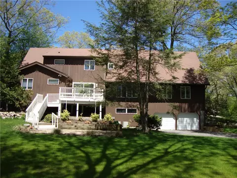 4 Ledgemont Dr, Warwick, RI 02886 photo 5