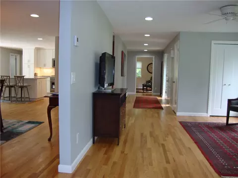 4 Ledgemont Dr, Warwick, RI 02886 photo 7