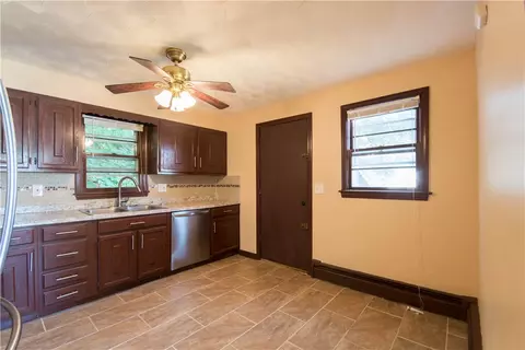 208 Killingly St, Providence, RI 02909 photo 7