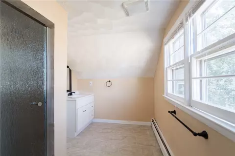 208 Killingly St, Providence, RI 02909 photo 29