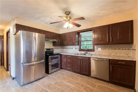 208 Killingly St, Providence, RI 02909 photo 4