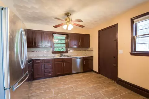 208 Killingly St, Providence, RI 02909 photo 8