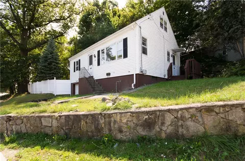 208 Killingly St, Providence, RI 02909 photo 2