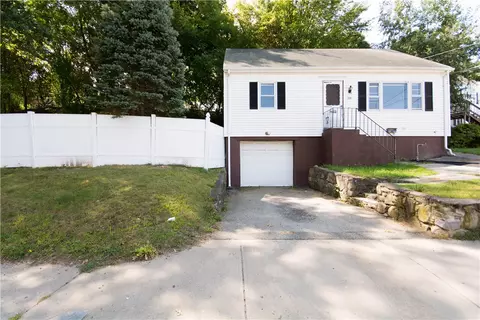 208 Killingly St, Providence, RI 02909 photo 3