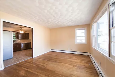 208 Killingly St, Providence, RI 02909 photo 9