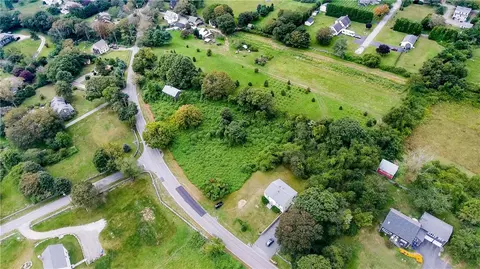 1249 Wapping Rd, Middletown, RI 02842 photo 11