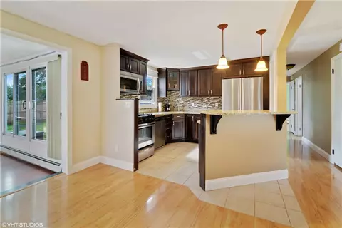 15 Dedham Rd, Warwick, RI 02888 photo 8