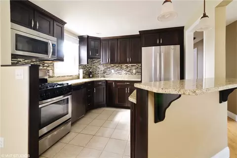 15 Dedham Rd, Warwick, RI 02888 photo 4