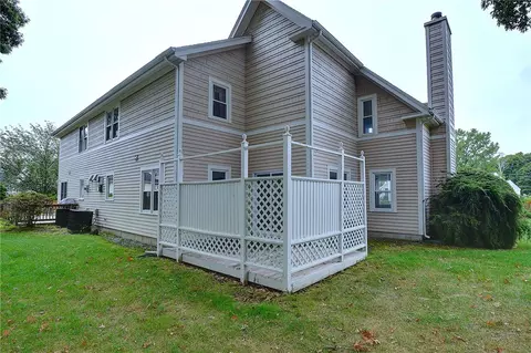 14 Captains Dr, Westerly, RI 02891 photo 5