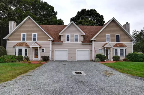 14 Captains Dr, Westerly, RI 02891 photo 3