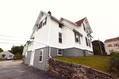 194 Logee St, Woonsocket, RI 02895 photo 4