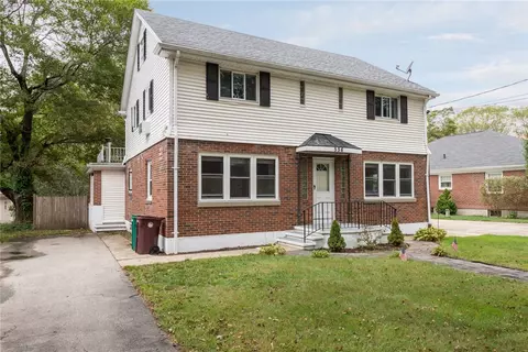 556 Harris Ave, Woonsocket, RI 02895 photo 3