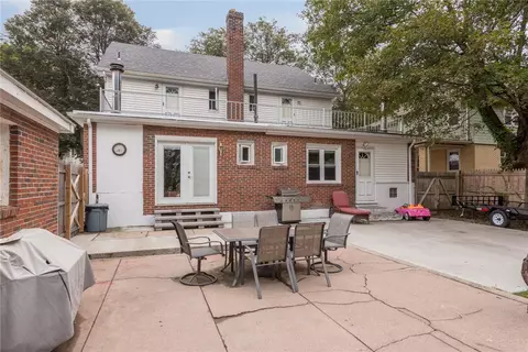 556 Harris Ave, Woonsocket, RI 02895 photo 5