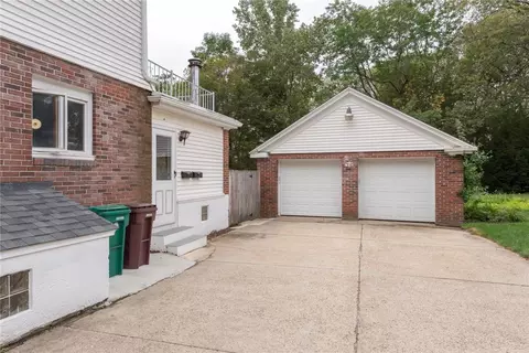 556 Harris Ave, Woonsocket, RI 02895 photo 4
