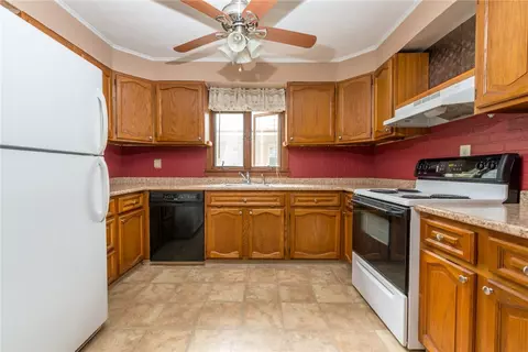 556 Harris Ave, Woonsocket, RI 02895 photo 21