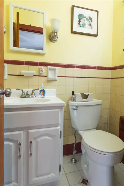 556 Harris Ave, Woonsocket, RI 02895 photo 20