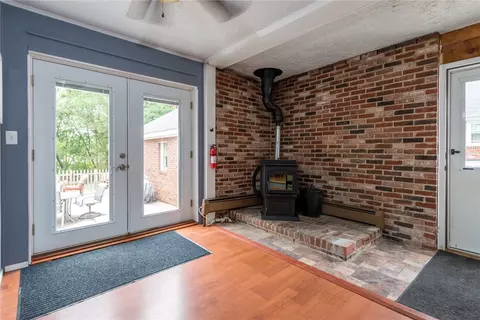 556 Harris Ave, Woonsocket, RI 02895 photo 13