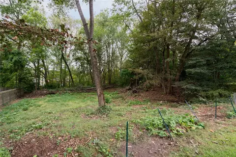 556 Harris Ave, Woonsocket, RI 02895 photo 8